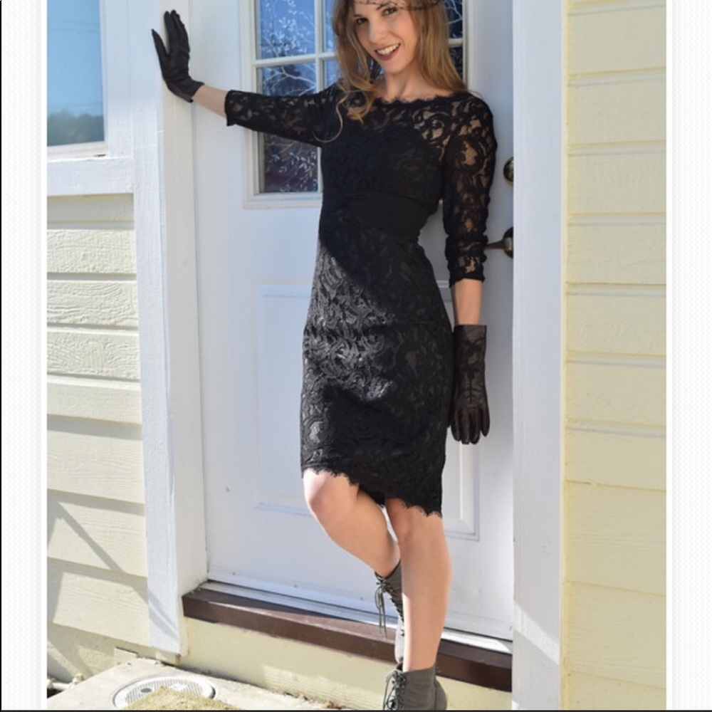 Unique Vintage mini lace wiggle dress S